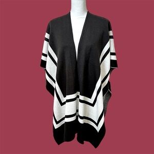 LOFT Black & White Sweater Cape with Arm Holes Size XS/S Like New